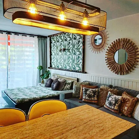 Tropical Garden View With Pool Апартаменты *